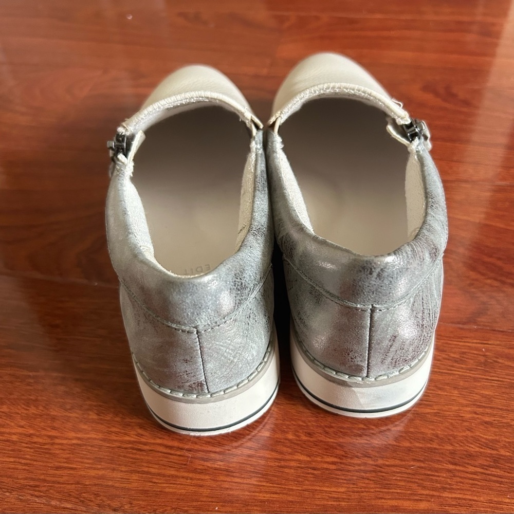 NWOT 27 Edit Naturalizer Womens Satin Pearl Devlyn Zip Up Loafers Size 8M - Picture 4 of 7